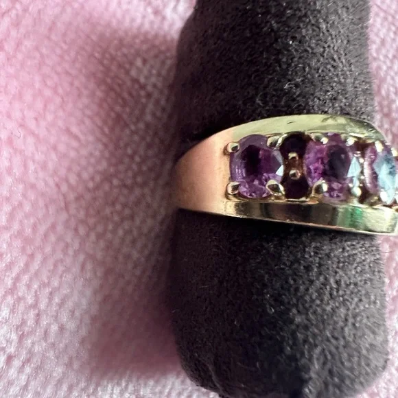 Solid 14Kt Gold Pink Sapphire Ring - Picture 8 of 15